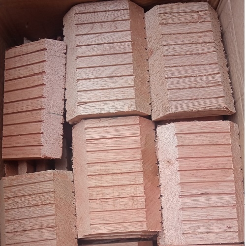 Góc gỗ nhà yến khuyến mãi